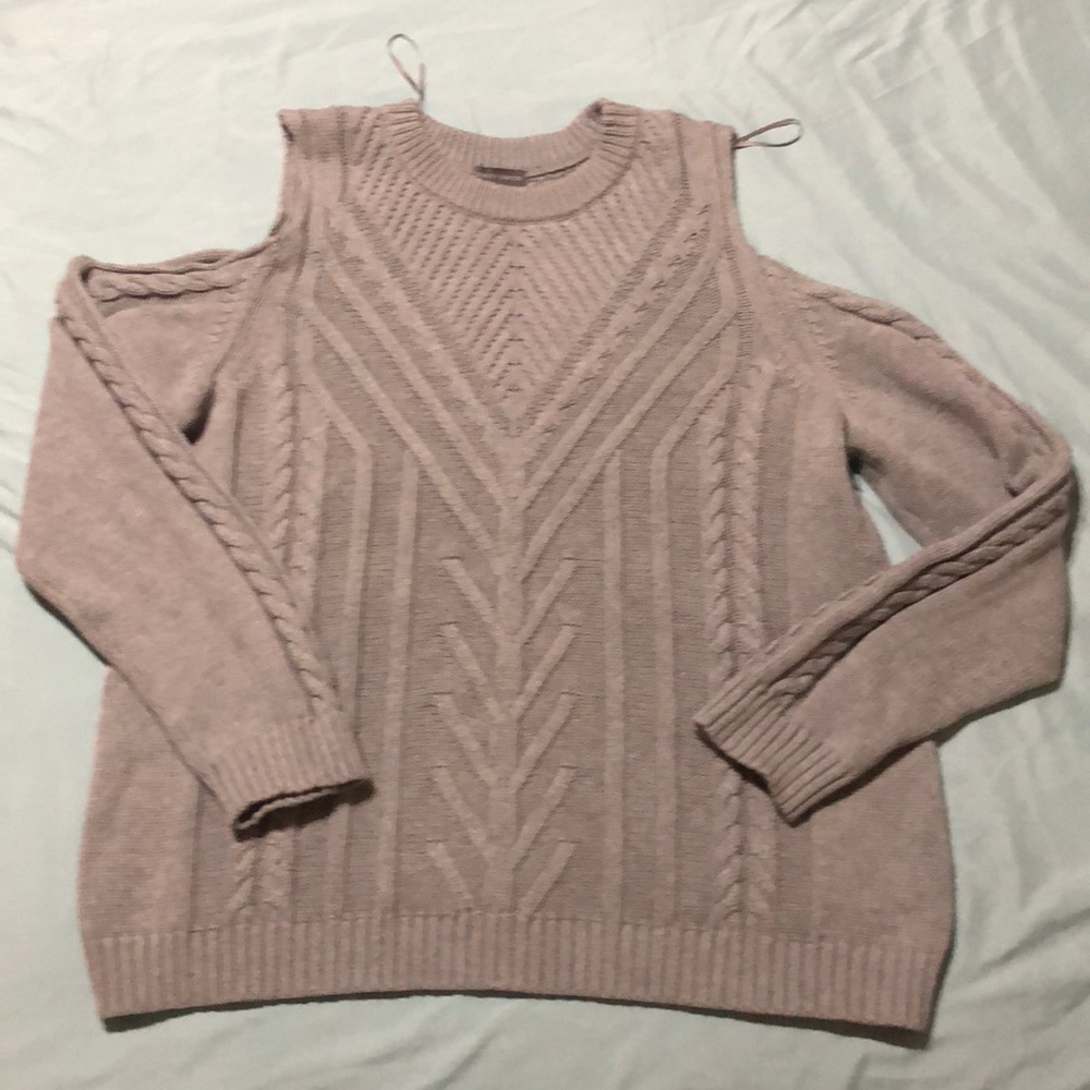 NWOT Women's Long Sleeve Cold-Shoulder Sweater - Picture 4 of 8